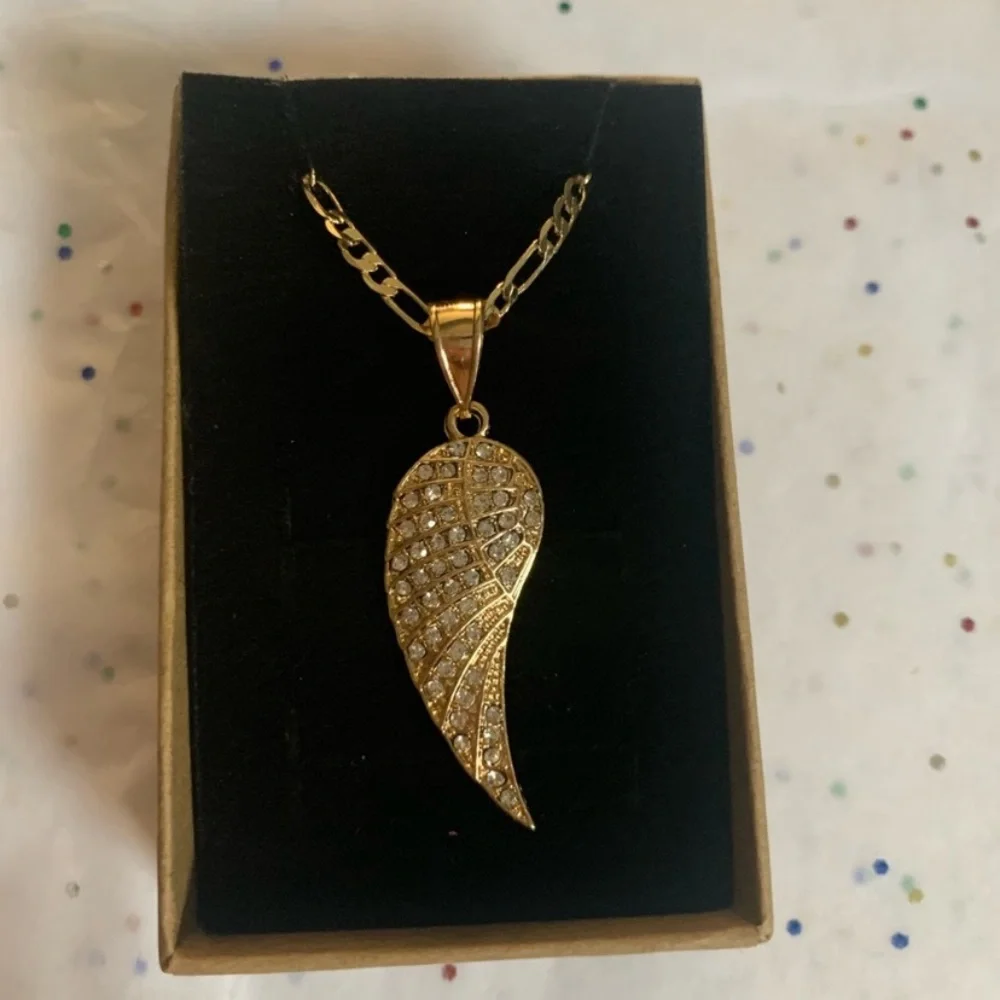 New gold plated angel wing necklace